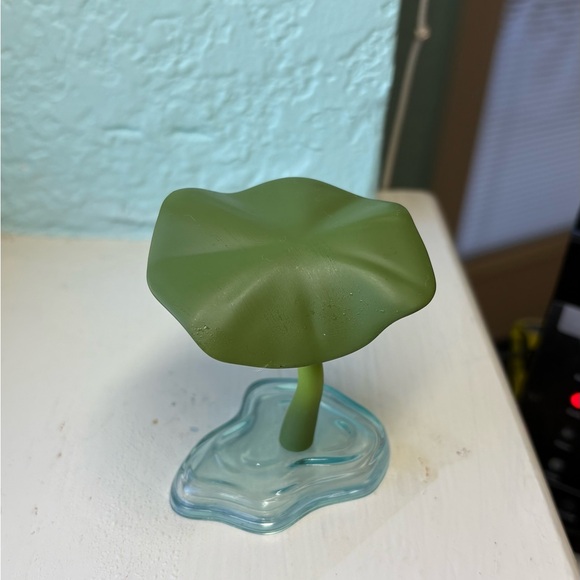 Peach Riot Punk Fairy Figure: Frankie Lily Pad - Picture 9 of 16